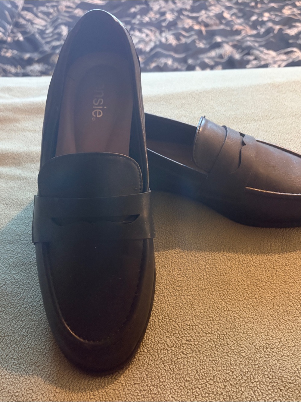 Black Kensie Loafers 8.5 women